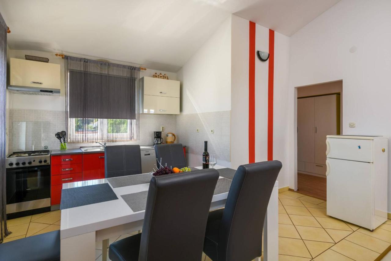 Ana Appartement Ližnjan Buitenkant foto